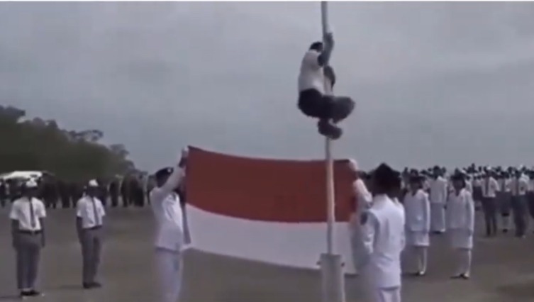 Lulus Seleksi Bintara TNI AD, Joni Si Pemanjat Tiang Bendera Siap Ikuti Pendidikan